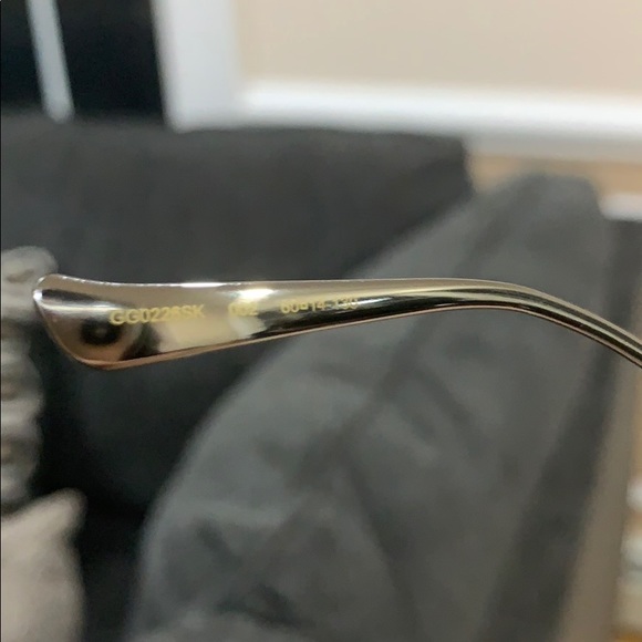 COPY - 💙💯% AUTHENTIC GUCCI Oval Sunglasses💙 - Picture 9 of 11